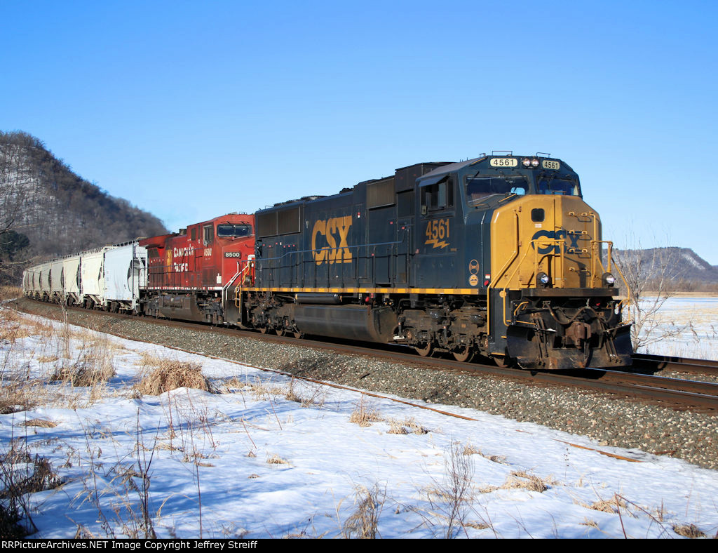 CSXT 4561